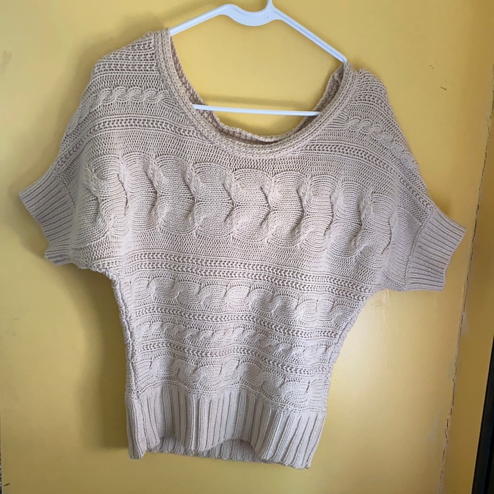 Short sleeve sweater